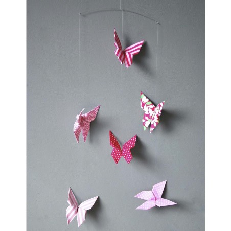 Mobile papillons roses